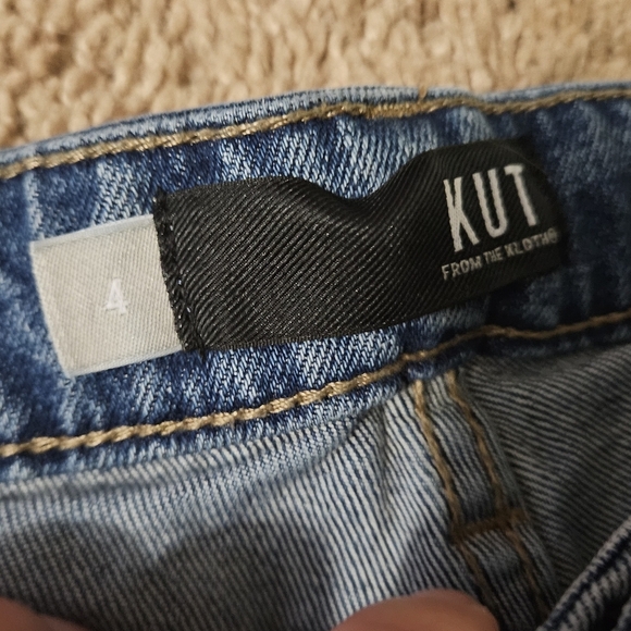 KUT from the Kloth Jane High Rise Distressed Shorts. Med Wash. Size Med - Picture 6 of 12